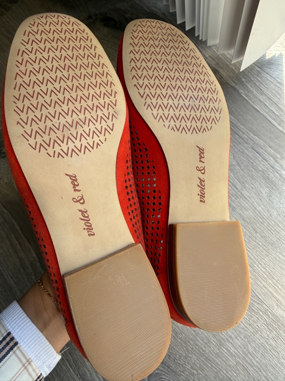 Violet & Red Salem Perforated Suede Loafer Flat-size 8M - Picture 6 of 9
